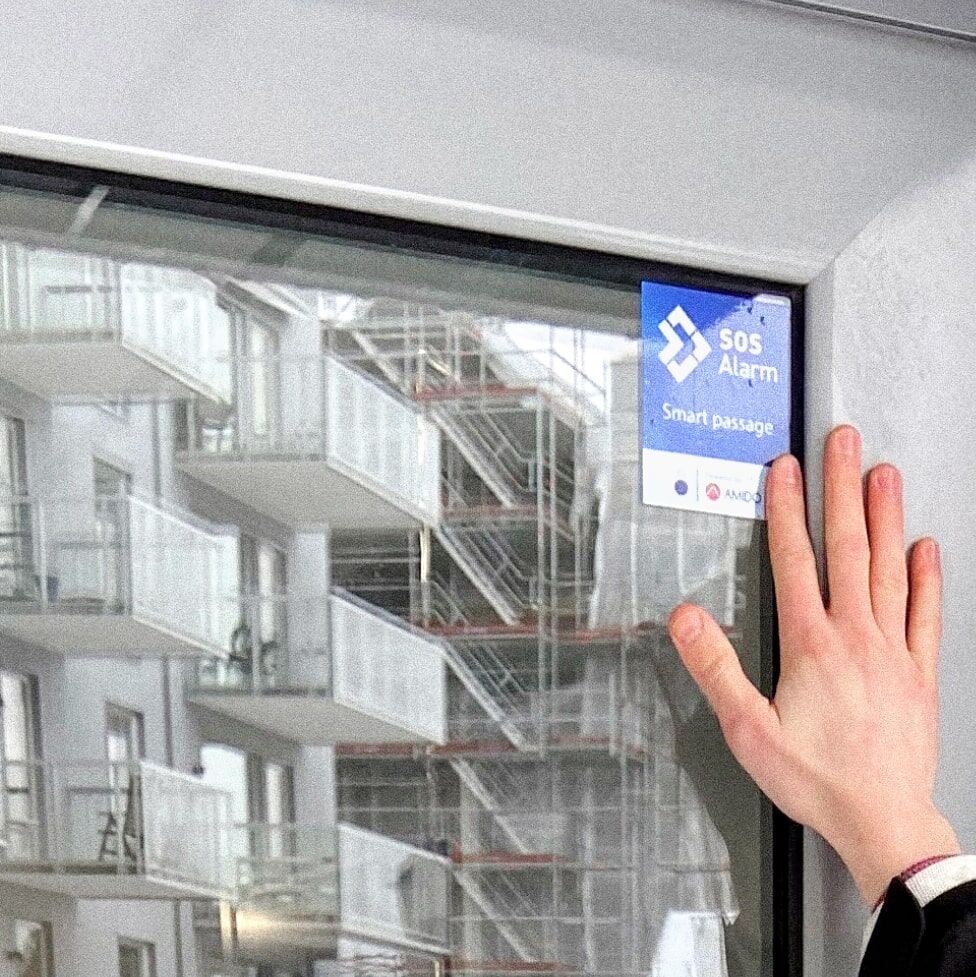 643e45905aa7178cb85b7a1b_smart-passage-door-sticker